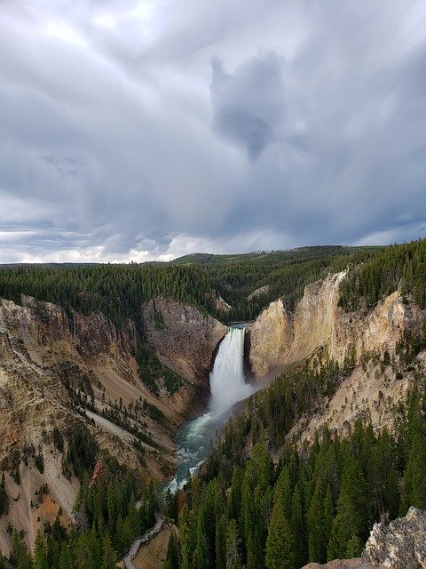 Bezpłatne pobieranie Yellowstone Falls Grand - bezpłatne zdjęcie lub obraz do edycji za pomocą internetowego edytora obrazów GIMP