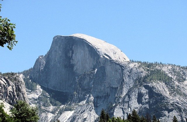 Descarga gratuita Yosemite Half Dome Mountain: foto o imagen gratuita para editar con el editor de imágenes en línea GIMP