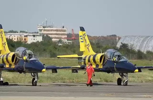 Free download Airplanes Jets Landing Strip -  free photo or picture to be edited with GIMP online image editor