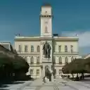 এক্সটেনশনের জন্য মাঝখানে একটি মূর্তি সহ একটি বৃহৎ ভবন স্ক্রিন অফিফডক্সে ক্রোম ওয়েব স্টোর Chromium