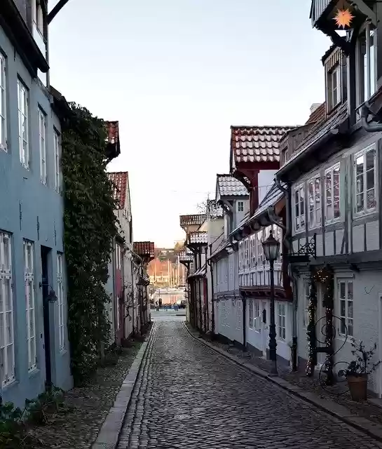 Bezpłatne pobieranie szablonu zdjęć Alley City Historic Center do edycji za pomocą internetowego edytora obrazów GIMP