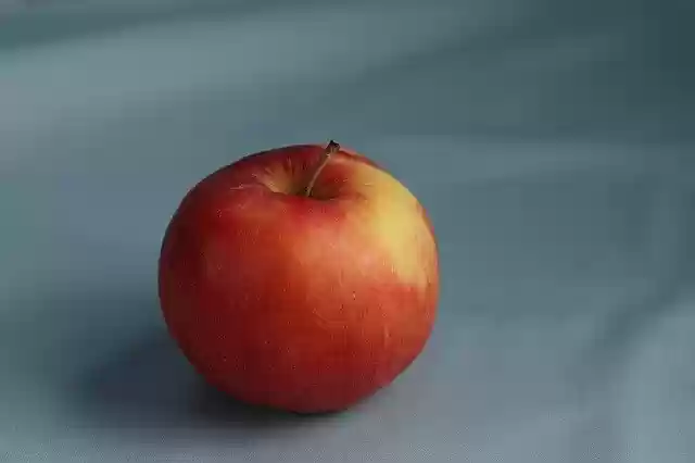 Bezpłatne pobieranie Apple Fruit Fresh - bezpłatne zdjęcie lub obraz do edycji za pomocą internetowego edytora obrazów GIMP
