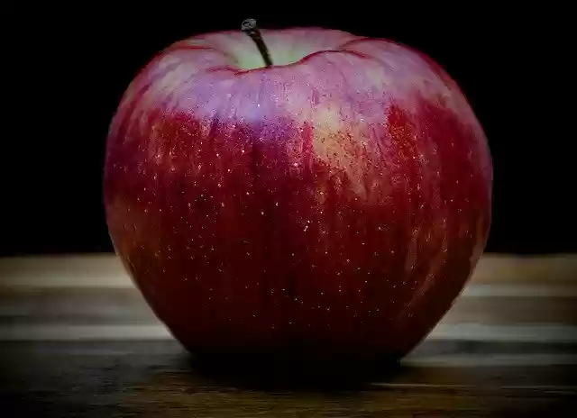Free download Apple Red Delicious -  free photo or picture to be edited with GIMP online image editor