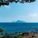 Blue sea and volcano  screen for extension Chrome web store in OffiDocs Chromium