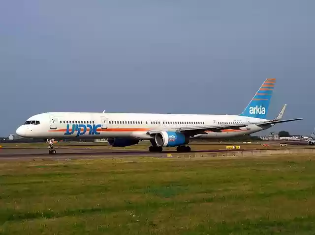 Free download boeing 757 israeli airlines taxiing free picture to be edited with GIMP free online image editor