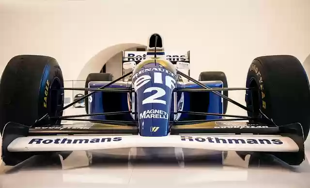 Free download bolid renault car f1 formula one free picture to be edited with GIMP free online image editor