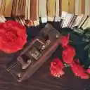 Books and red roses  screen for extension Chrome web store in OffiDocs Chromium