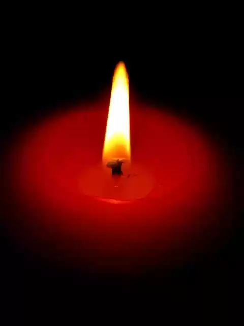 Unduh gratis Candle Red Dark - foto atau gambar gratis untuk diedit dengan editor gambar online GIMP