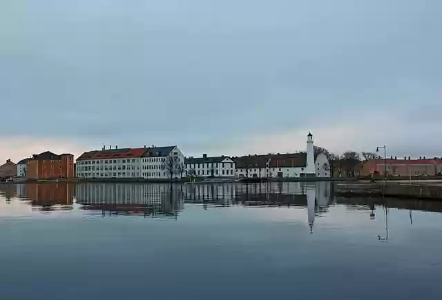 Free download city buildings reflections free picture to be edited with GIMP free online image editor