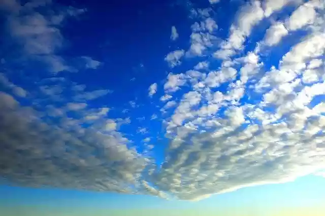 Free download Cloud Formation Sky Arrow Shape -  free photo or picture to be edited with GIMP online image editor
