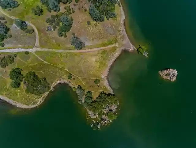 Descărcare gratuită coasta aeriană lac ocean mare imagine gratuită pentru a fi editată cu editorul de imagini online gratuit GIMP