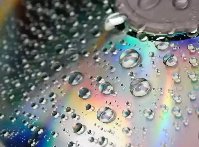 Bezpłatne pobieranie Color Cd Kolorowa woda - darmowe zdjęcie lub obraz do edycji w internetowym edytorze obrazów GIMP
