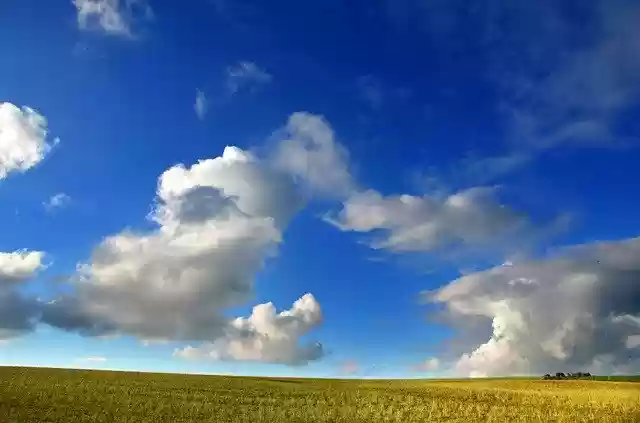 Muat turun percuma Countryside Sky Clouds - foto atau gambar percuma untuk diedit dengan editor imej dalam talian GIMP