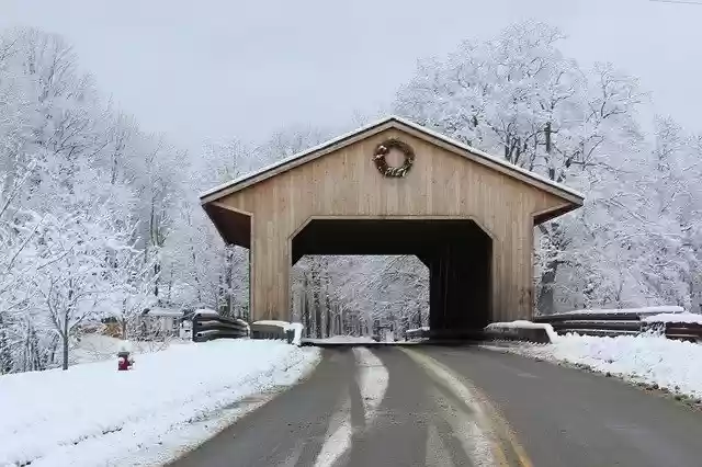 تنزيل Covered Bridge Winter New England - صورة مجانية أو صورة يمكن تحريرها باستخدام محرر الصور عبر الإنترنت GIMP
