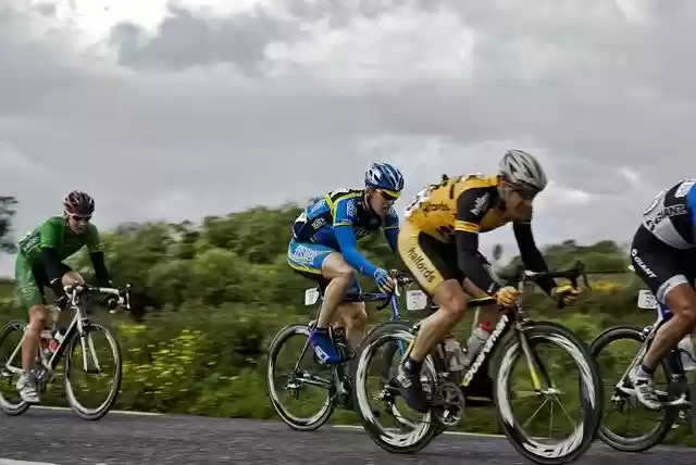 Muat turun percuma Cyclists Race Bike - foto atau gambar percuma untuk diedit dengan editor imej dalam talian GIMP