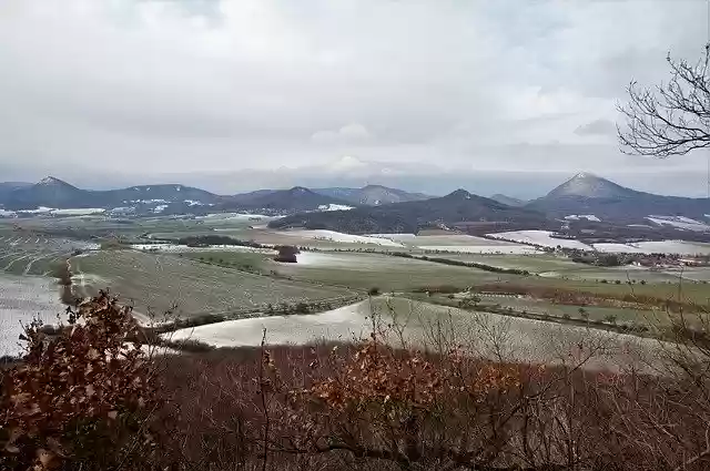 Bezpłatne pobieranie szablonu zdjęć Czech Central Mountains Landscape do edycji za pomocą internetowego edytora obrazów GIMP