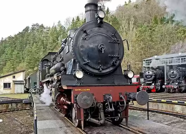 Free download depot hub locomotive shed free picture to be edited with GIMP free online image editor