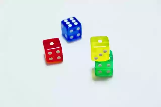 Gratis download Dices Small Kleurrijke gratis fotosjabloon om te bewerken met GIMP online afbeeldingseditor