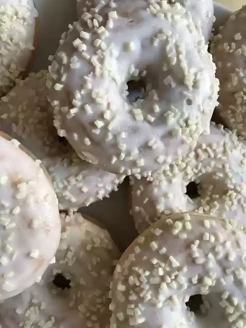 Muat turun percuma Donut White - foto atau gambar percuma untuk diedit dengan editor imej dalam talian GIMP