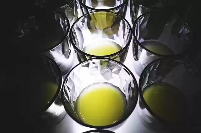 Kostenloser Download von „Drink Yellow Gla“ – kostenloses kostenloses Foto oder Bild zur Bearbeitung mit dem Online-Bildeditor GIMP