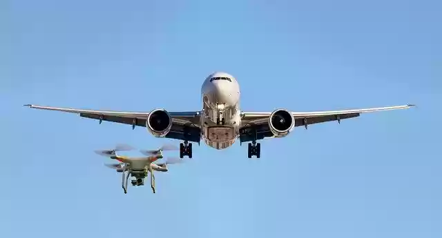 Free download drone fly f quadrocopter robot free picture to be edited with GIMP free online image editor