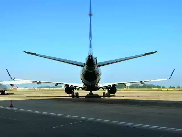 Free download Embraer Emb 195 E-Jet -  free photo or picture to be edited with GIMP online image editor