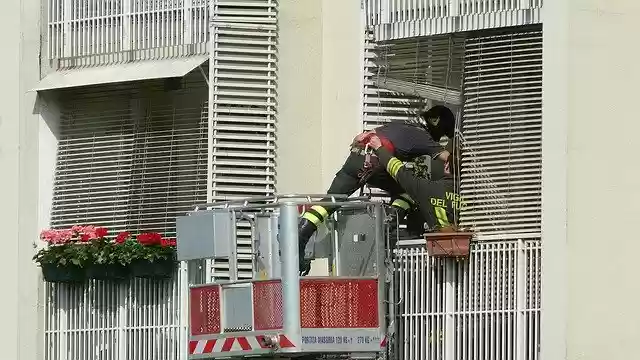 تنزيل مجاني Firefighters Rescue Operation - صورة أو صورة مجانية لتحريرها باستخدام محرر الصور عبر الإنترنت GIMP