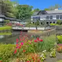 Flower garden by the lake  screen for extension Chrome web store in OffiDocs Chromium