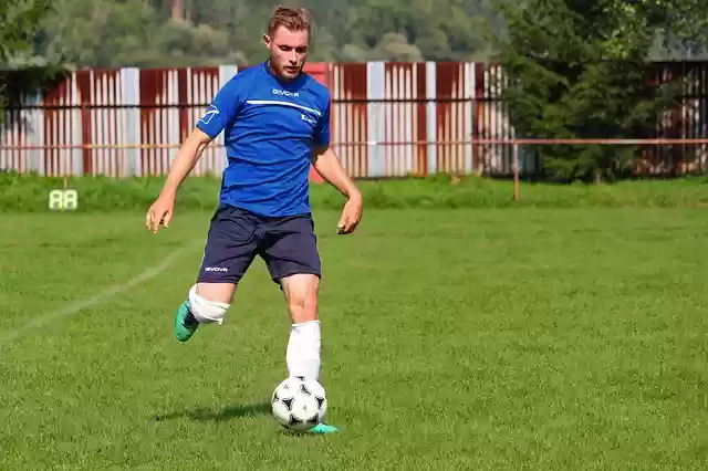Free download football men footballer man free picture to be edited with GIMP free online image editor