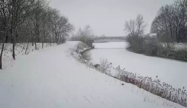 ดาวน์โหลดเทมเพลตรูปภาพฟรี Forest Winter Outdoor เพื่อแก้ไขด้วยโปรแกรมแก้ไขรูปภาพออนไลน์ GIMP
