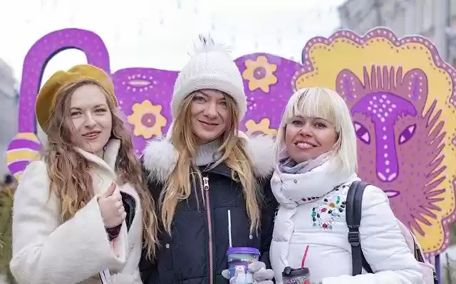 Free download Friends Girls Girlfriends -  free photo or picture to be edited with GIMP online image editor