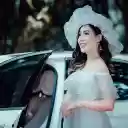 Skrin perempuan dan kereta untuk sambungan kedai web Chrome dalam OffiDocs Chromium