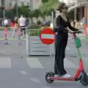 Girl and electric car  screen for extension Chrome web store in OffiDocs Chromium