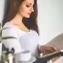 Girl sitting reading a book  screen for extension Chrome web store in OffiDocs Chromium