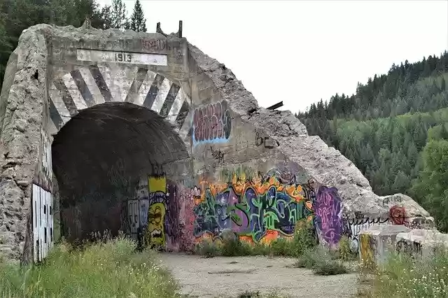 Free download Graffitti Paint Spray -  free free photo or picture to be edited with GIMP online image editor