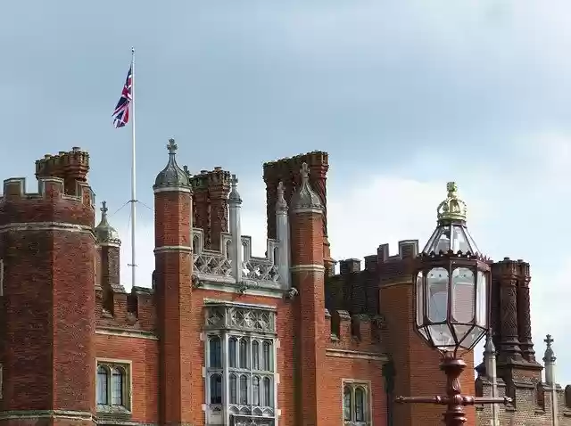 Téléchargement gratuit du palais de Hampton Court - photo ou image gratuite à éditer avec l'éditeur d'images en ligne GIMP