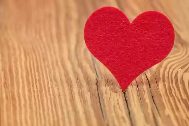 GIMP ücretsiz çevrimiçi resim düzenleyiciyle düzenlenecek mutlu anneler günü kalp sevgi ücretsiz resmini ücretsiz indirin