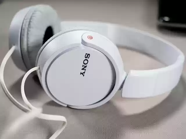 Free download headphone sony earphone laptop 3 free picture to be edited with GIMP free online image editor