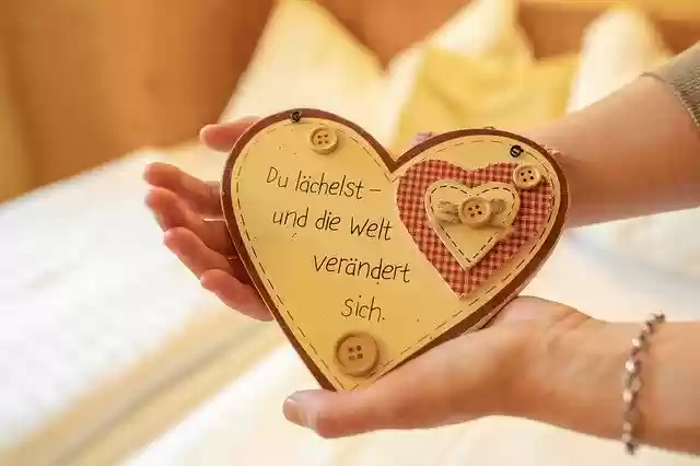 Free download Heart Saying Love -  free photo or picture to be edited with GIMP online image editor