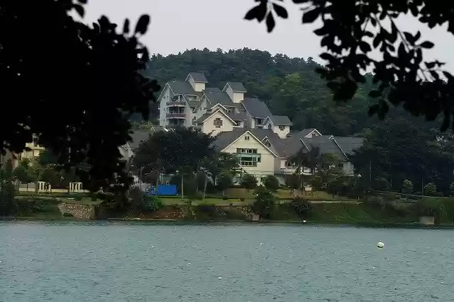 Free download house villa by the lake residential free picture to be edited with GIMP free online image editor