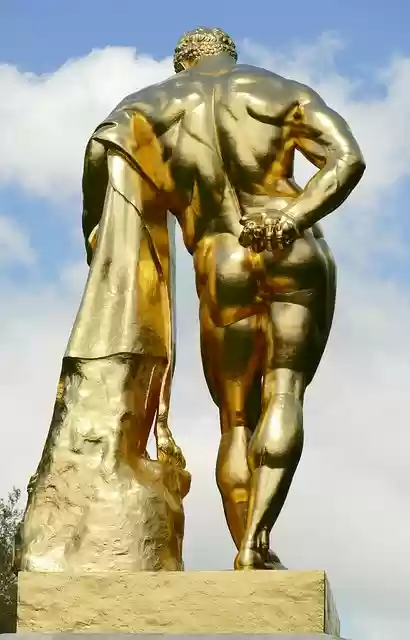 Bezpłatne pobieranie obrazu statua rzeźba sztuka złota darmowe zdjęcie do edycji za pomocą bezpłatnego internetowego edytora obrazów GIMP
