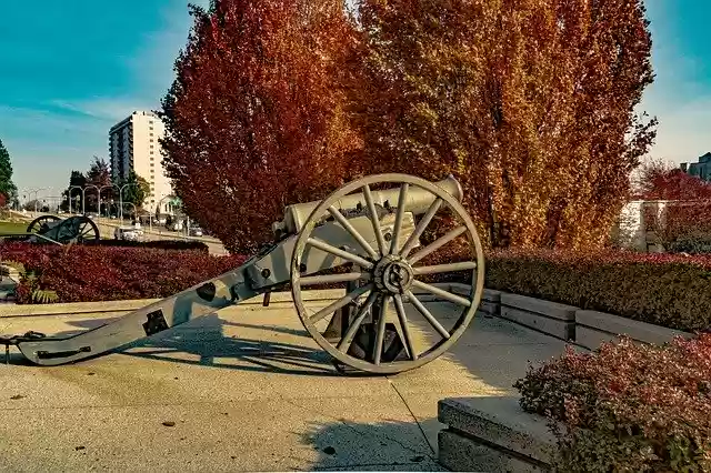 Free download Iron Canon Historic 18Th Century -  free free photo or picture to be edited with GIMP online image editor