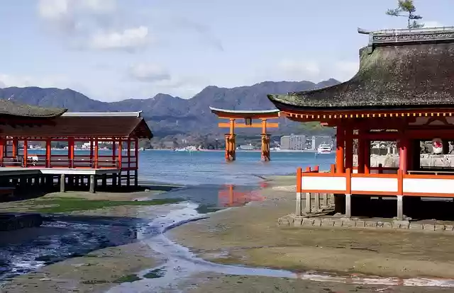 免费下载日本 Torii Sanctuary 免费照片模板，可使用 GIMP 在线图像编辑器进行编辑