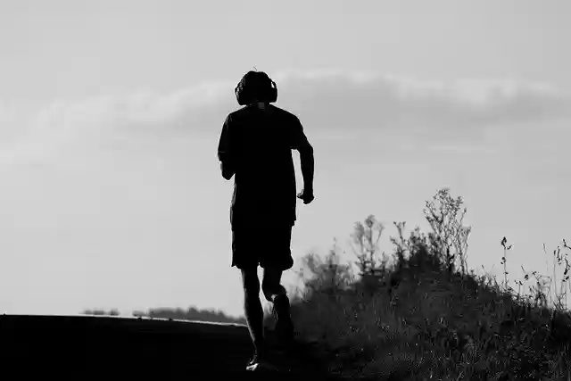ดาวน์โหลดฟรี jogging jogger runner วิ่งรูปภาพฟรีเพื่อแก้ไขด้วย GIMP โปรแกรมแก้ไขรูปภาพออนไลน์ฟรี