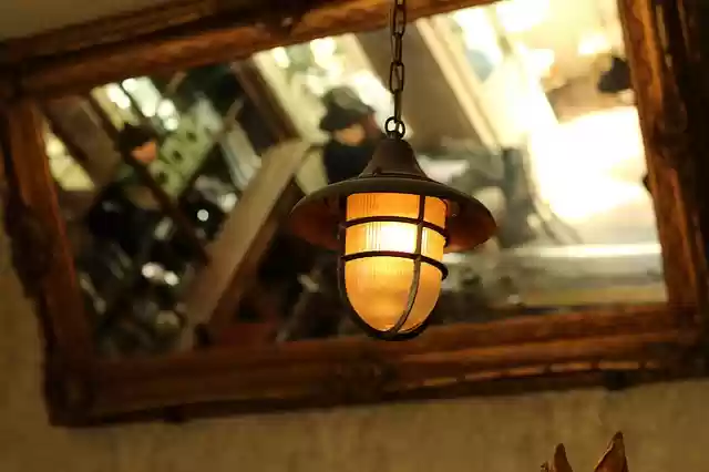 Unduh gratis Lamp Light Mirror template foto gratis untuk diedit dengan editor gambar online GIMP
