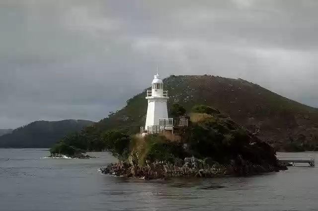 Unduh gratis Lighthouse Macquarie Head Harbor - foto atau gambar gratis untuk diedit dengan editor gambar online GIMP