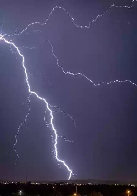 Descargue gratis la plantilla de fotos gratuita Lightning Strike Storm para editar con el editor de imágenes en línea GIMP