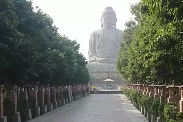 Muat turun percuma templat foto percuma Lord Buddha Purba untuk diedit dengan editor imej dalam talian GIMP