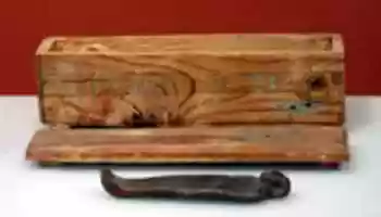 Free download Miniature coffin for funerary figurine of queen Neferu free photo or picture to be edited with GIMP online image editor