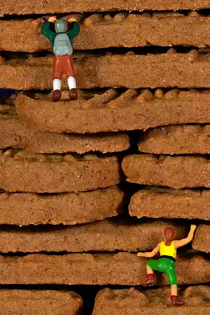 Free download miniature figures climber climb free picture to be edited with GIMP free online image editor